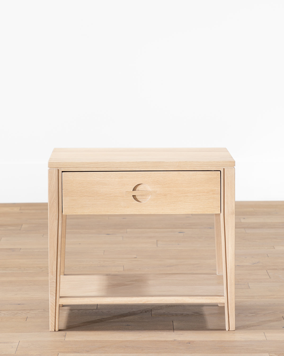 Credence, Bodin Nightstand